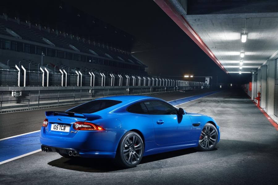  Jaguar XKR-S 2011 года  (фото 18 из 35)
